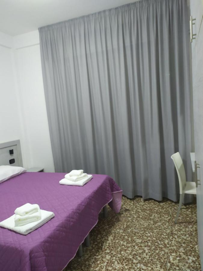 Hotel Madonna Del Pino Cervia Exterior foto