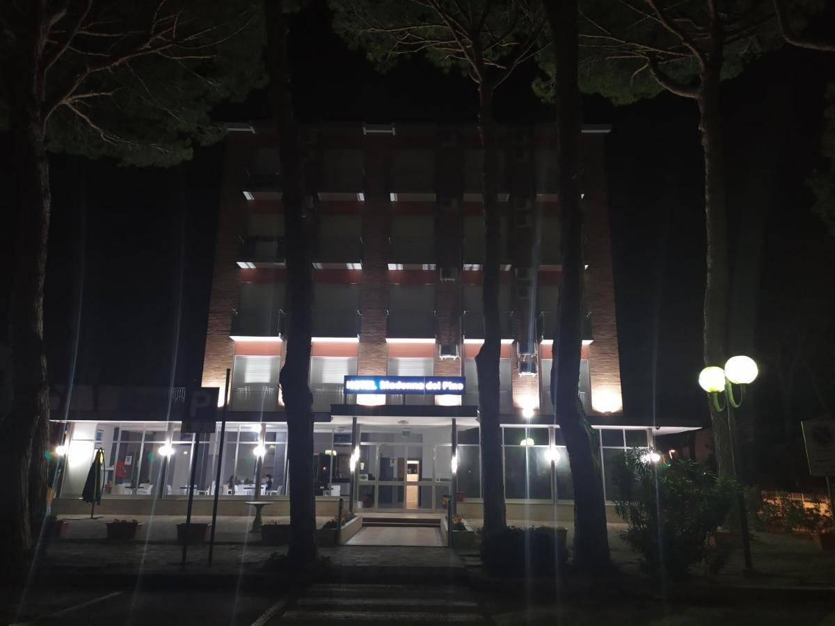 Hotel Madonna Del Pino Cervia Exterior foto